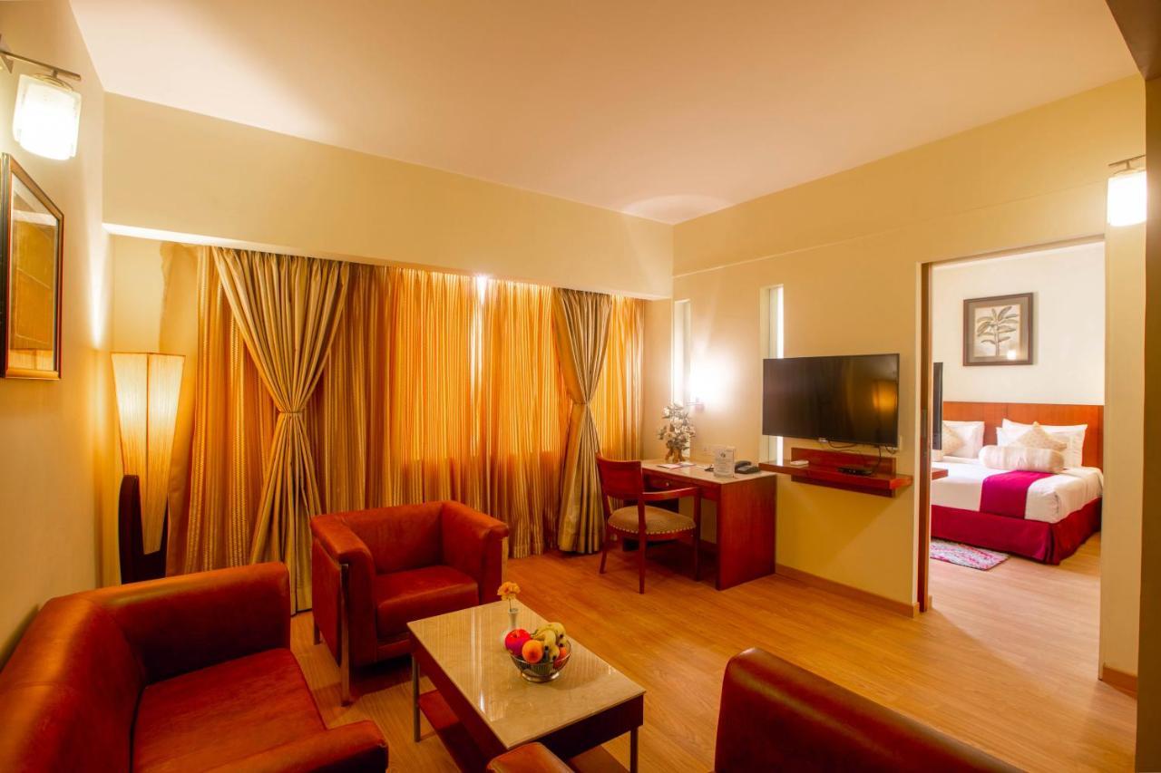 Hotel Evoma Bangalore Esterno foto