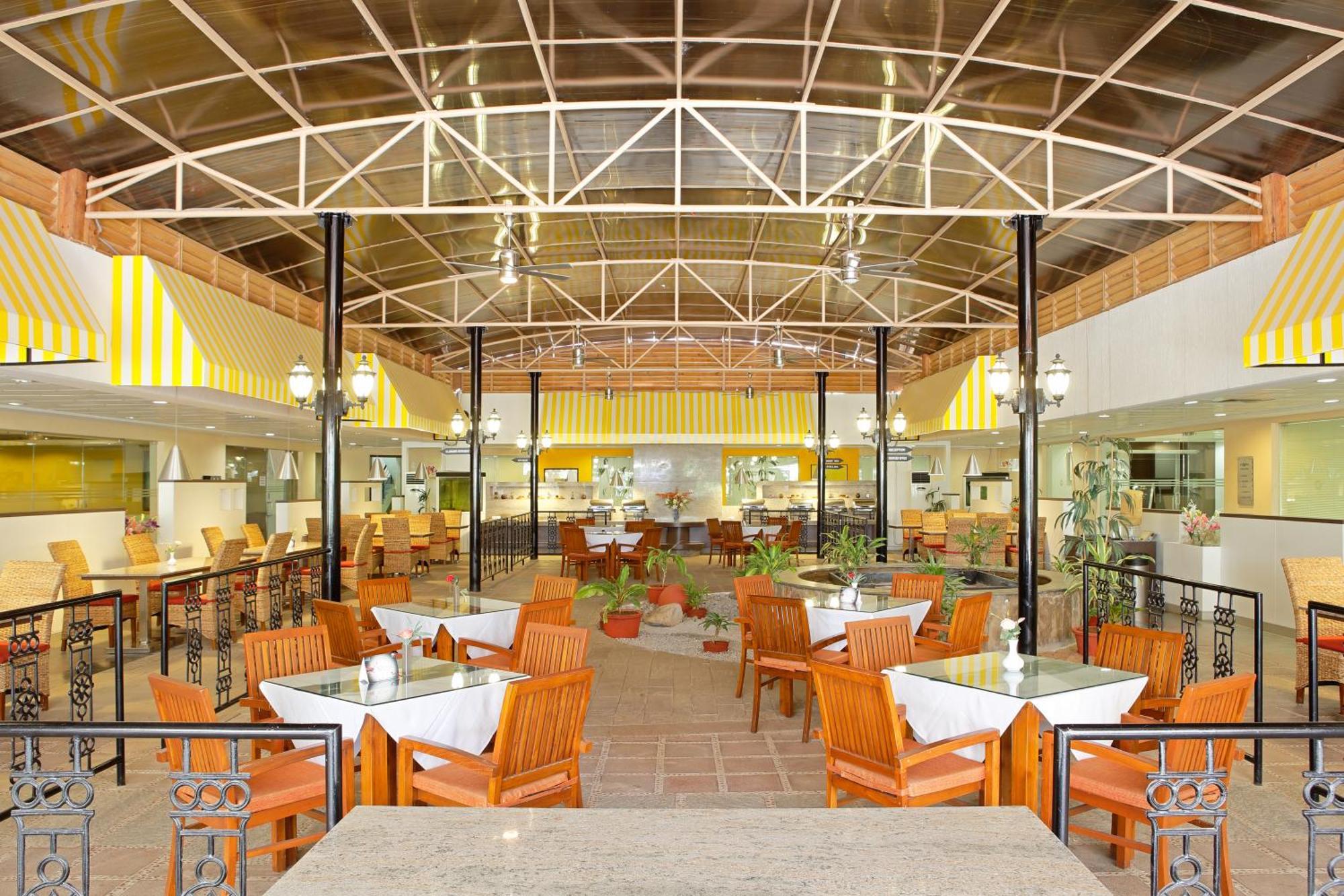 Hotel Evoma Bangalore Esterno foto