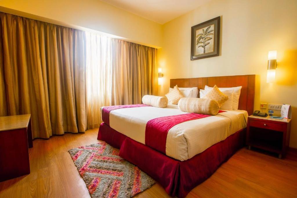 Hotel Evoma Bangalore Esterno foto
