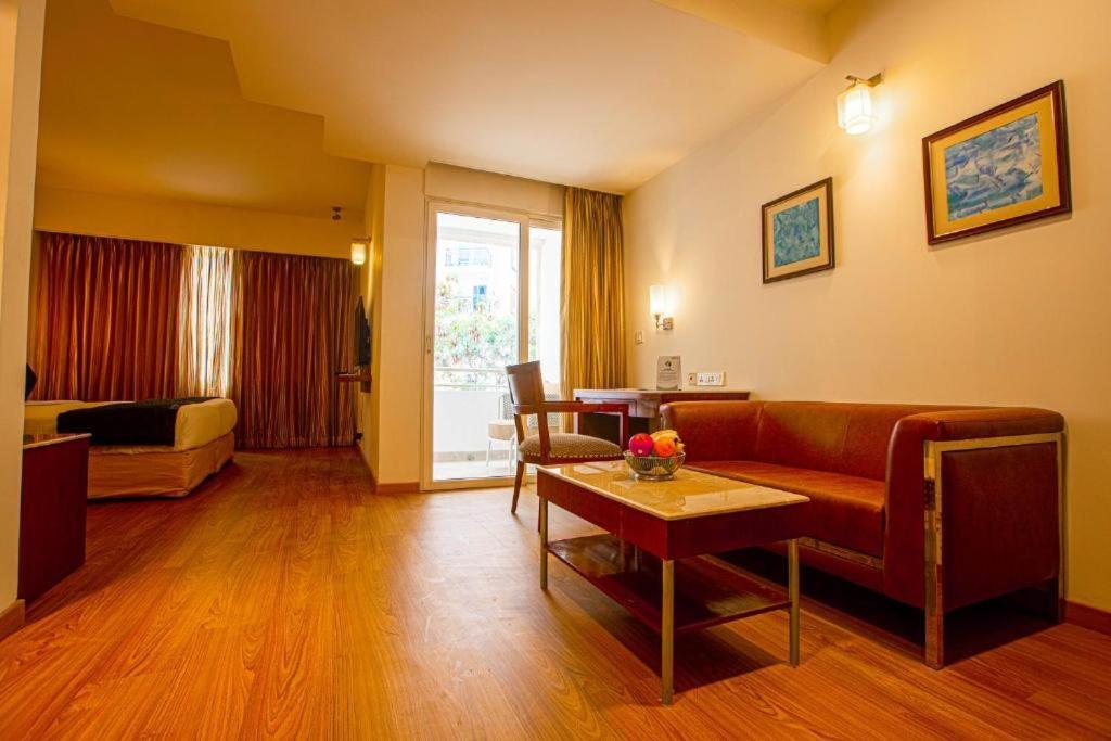 Hotel Evoma Bangalore Esterno foto