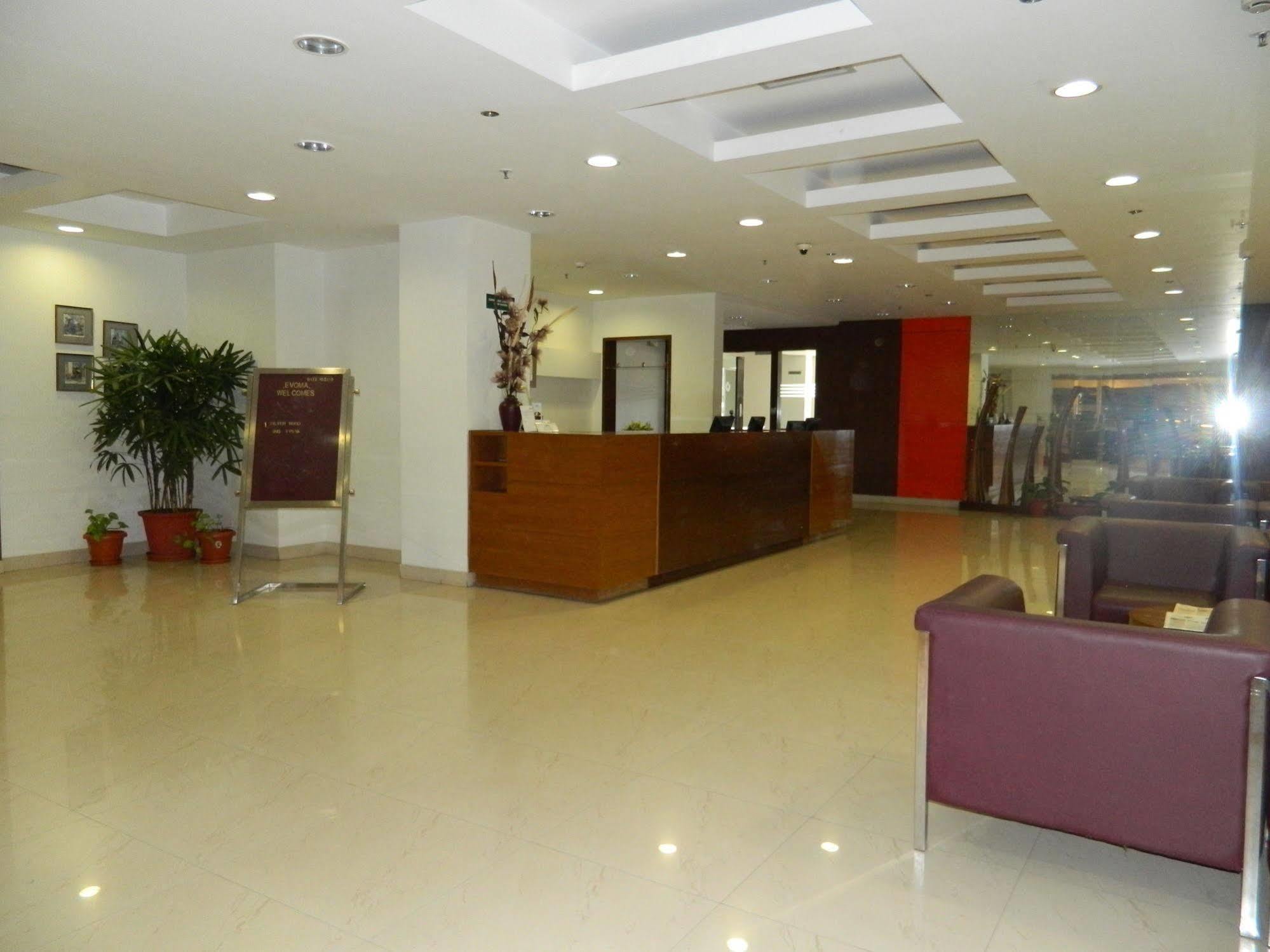 Hotel Evoma Bangalore Esterno foto
